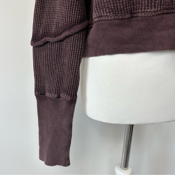 Free People Jumper Size XL Crop Waffle Knit Dark Purple Boxy V-Neck RRP $78 - Picture 6 of 9